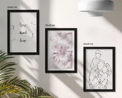 Fotowand mit Blumen und Familie im minimalistischen Design