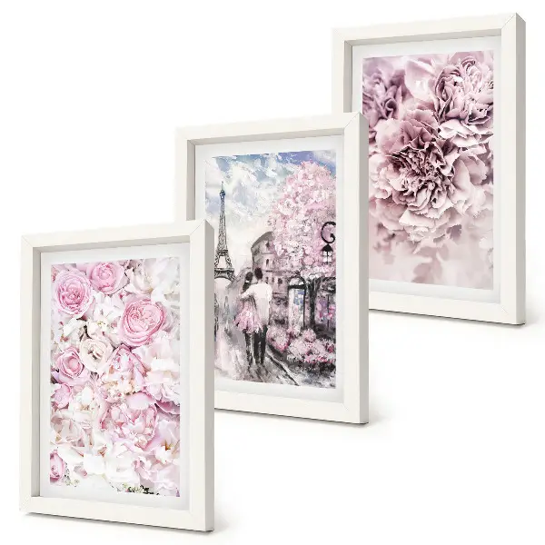 Bilderwand mit romantischer Landschaft aus Blumen in Rosatönen