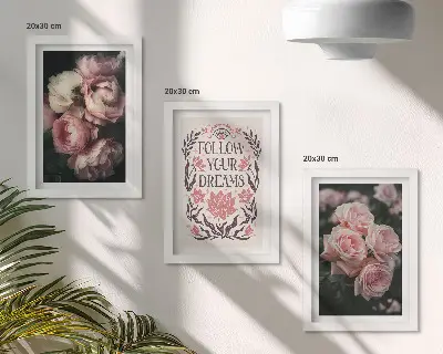 Bilderwand mit Vintage-Rosen und Inschrift über Träume