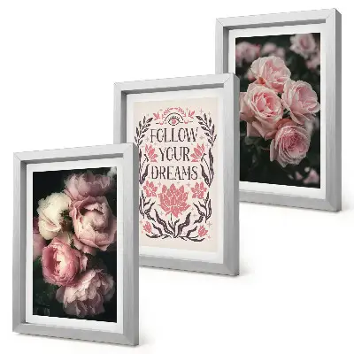 Bilderwand mit Vintage-Rosen und Inschrift über Träume