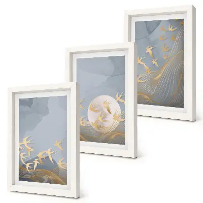 Bilderwand mit dem Motiv Vögel im Flug vor Himmel und Mond