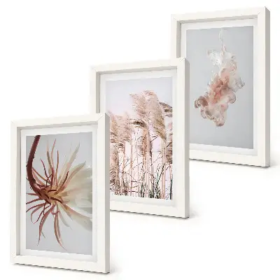 Bilderwand mit Blumen und Gräsern auf hellem Hintergrund im harmonischen Set
