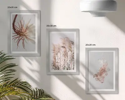 Bilderwand mit Blumen und Gräsern auf hellem Hintergrund im harmonischen Set