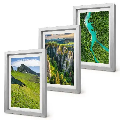 Bilderset mit Rahmen grüne Berglandschaften mit Fluss und Felsen