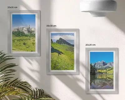 Fototapete grüne Hügel mit einer Burg und Berglandschaft