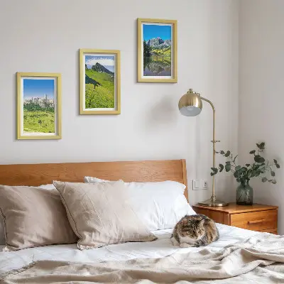 Fototapete grüne Hügel mit einer Burg und Berglandschaft