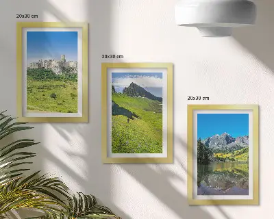 Fototapete grüne Hügel mit einer Burg und Berglandschaft