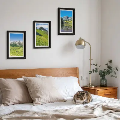 Fototapete grüne Hügel mit einer Burg und Berglandschaft