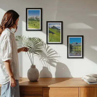 Fototapete grüne Hügel mit einer Burg und Berglandschaft