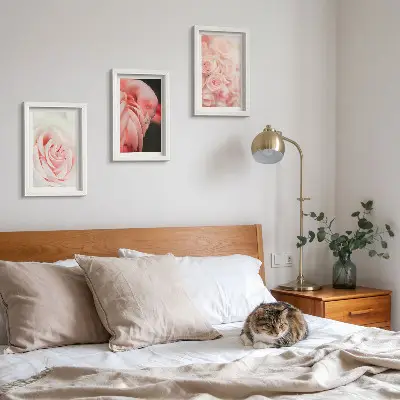 Bilderwand in Pastellrosa und Flamingotönen