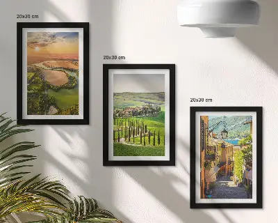 Fototapete italienische Landschaft mit Fluss, Hügeln und Stadtgasse