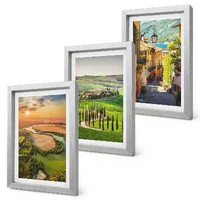 Fototapete italienische Landschaft mit Fluss, Hügeln und Stadtgasse