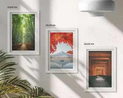 Bilderwand mit Bambuswäldern und Torii-Wegen am Berg Fuji in Japan