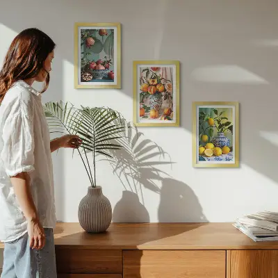 Bilderwand mit Motiv Granatäpfel, Pfirsiche und Zitronen in Vasen