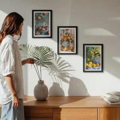 Bilderwand mit Motiv Granatäpfel, Pfirsiche und Zitronen in Vasen