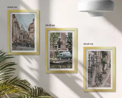 Bilderwand mit ruhigen Stadtansichten von Gebäuden