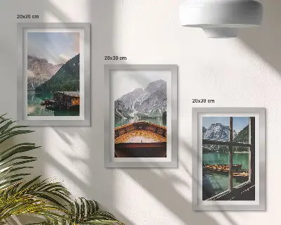 Bergsee mit Boot und Holzhäusern Bilderset mit Rahmen