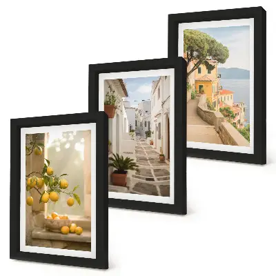 Bilderwand mit dem Ausblick auf Zitrusbäume und Architektur am Meer
