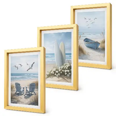 Bilderwand mit Strandmotiv, Surfbrettern, Booten und Vögeln