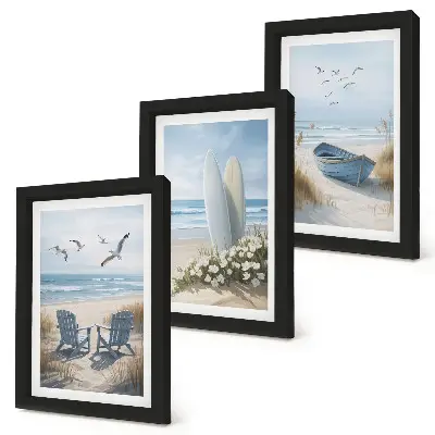 Bilderwand mit Strandmotiv, Surfbrettern, Booten und Vögeln