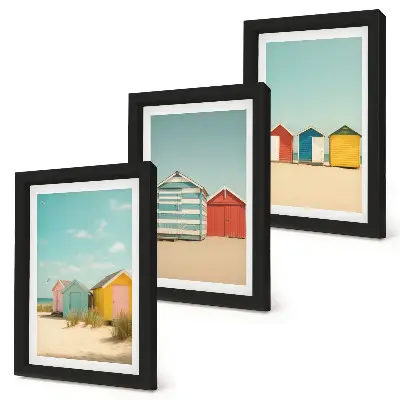 Bilderwand mit bunten Strandhäusern an einem sonnigen Tag