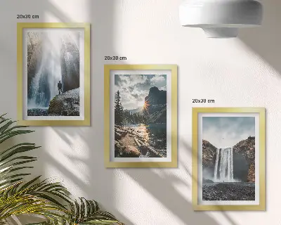 Bilderwand mit Wasserfällen in den Bergen und wunderschönen Naturlandschaften