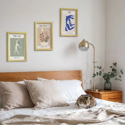 Bilderwand mit stilvollen Figuren- und Pflanzenpostern von Henri Matisse