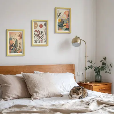 Bilderwand mit Boho-Pflanzenmuster in warmen Farbtönen und natürlichem Flair