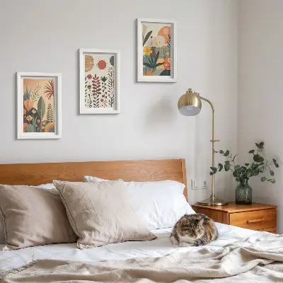 Bilderwand mit Boho-Pflanzenmuster in warmen Farbtönen und natürlichem Flair