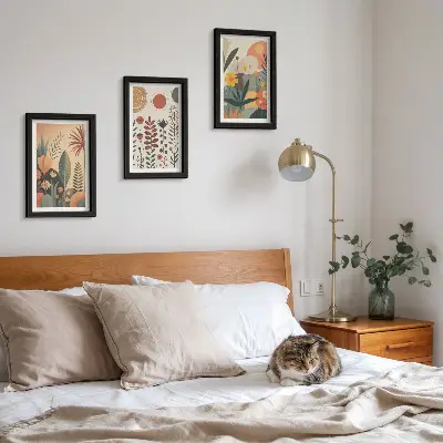 Bilderwand mit Boho-Pflanzenmuster in warmen Farbtönen und natürlichem Flair