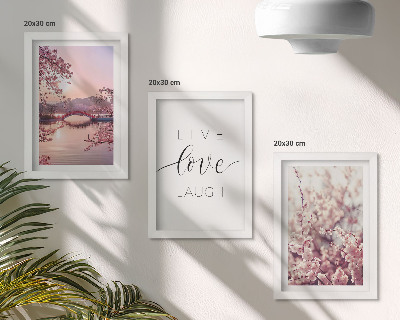 Bilderwand Blumenmotive mit einer Brücke und einer Inschrift