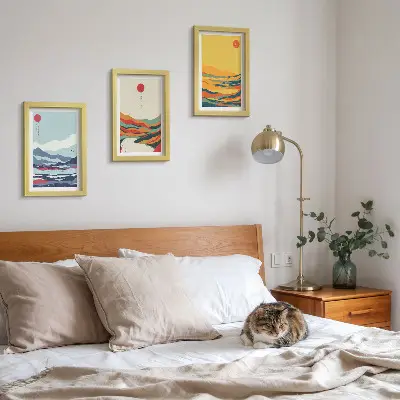 Bilderwand mit farbenfrohen abstrakten Berg- und Flusslandschaften