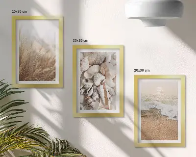Bilderwand mit Strandmotiven, Muscheln und Meereswellen