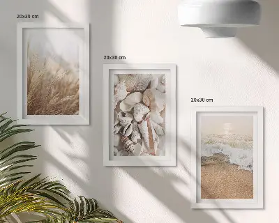 Bilderwand mit Strandmotiven, Muscheln und Meereswellen
