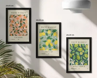 Bilderwand mit fruchtigen Zitrusmustern und Vintage-Blumen