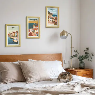 Bilderwand mit Ansichten europäischer Küsten- und Hafenstädte