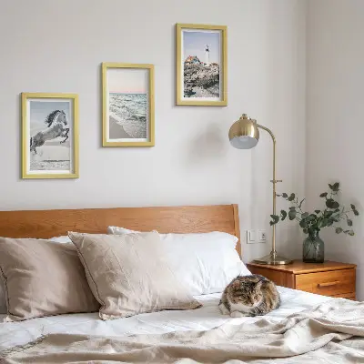 Bilderwand mit Pferden in Bewegung, Strand, Leuchtturm und Wasserwellen