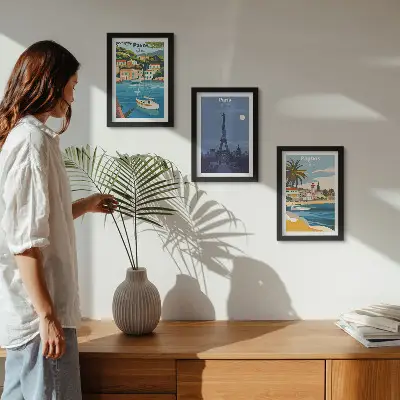 Fotowand mit Ansichten von Küstenstädten und ihrer Architektur