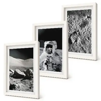 Bilderwand mit Mondfotos, Astronaut und Fußabdruck