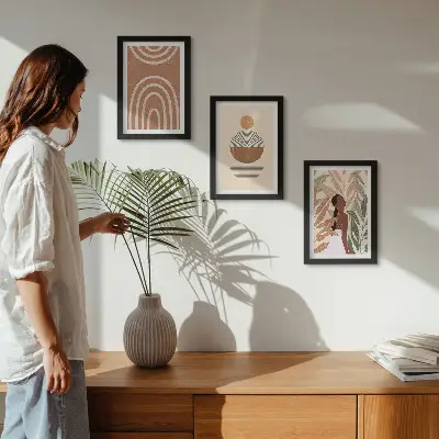 Fotowand mit stilvollen Mustern aus Pflanzenmotiven und geometrischen Formen