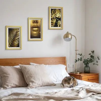 Bilderset mit Rahmen Motiv mit Palmenblättern, Frauengesicht und Monstera-Blättern