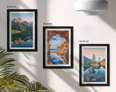 Bilderset mit rahmen Bergseen mit Spiegelungen im Wasser und in den Felsen
