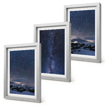 Bilderwand Nachthimmel mit Sternen und einer Berglandschaft