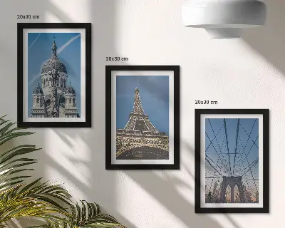 Bilderwand mit Ansichten berühmter Gebäude aus verschiedenen Städten der Welt