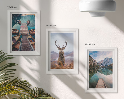 Bilderwand See mit Booten, Hirschen und Berglandschaft