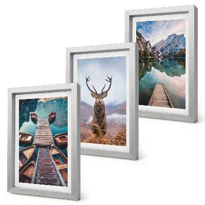 Bilderwand See mit Booten, Hirschen und Berglandschaft