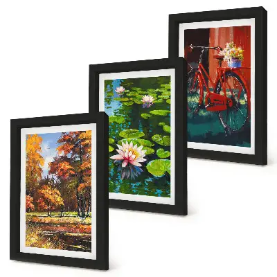 Bilderwand mit Herbstfarben, Seerosenteich und Fahrrad auf der Terrasse