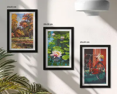 Bilderwand mit Herbstfarben, Seerosenteich und Fahrrad auf der Terrasse