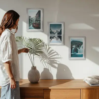 Fotowand mit Berglandschaften, Wasserfall und See