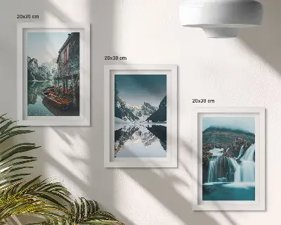 Fotowand mit Berglandschaften, Wasserfall und See